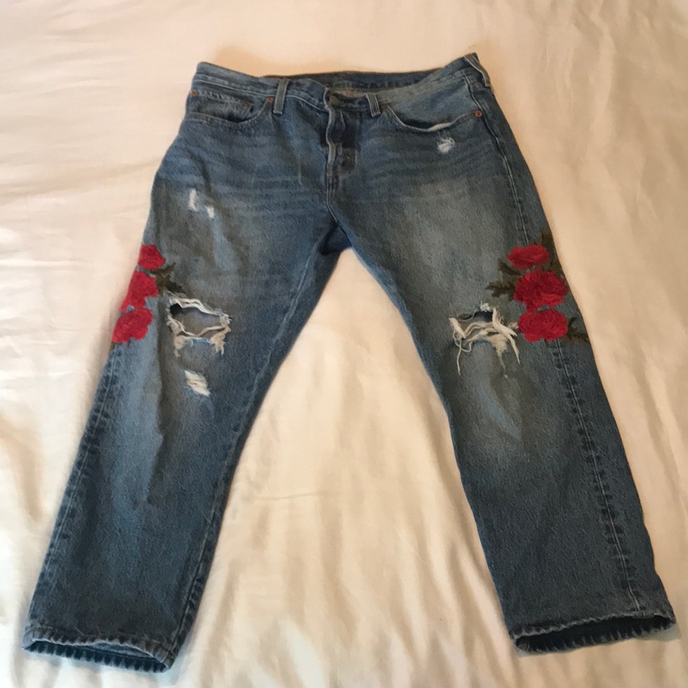 LEVI embroidered distressed jeans